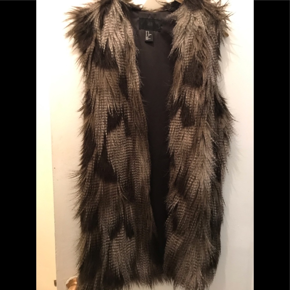 H and M faux fur vest black grey white